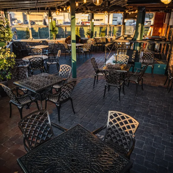 Gallery Tavern 73